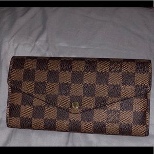 Authentic Louis Vuitton Sarah Wallet